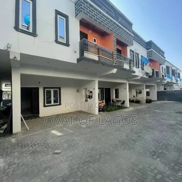 4bdrm Duplex in Ikota for sale in Ikota