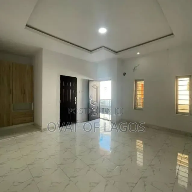 4bdrm Duplex in Ikota for sale in Ikota