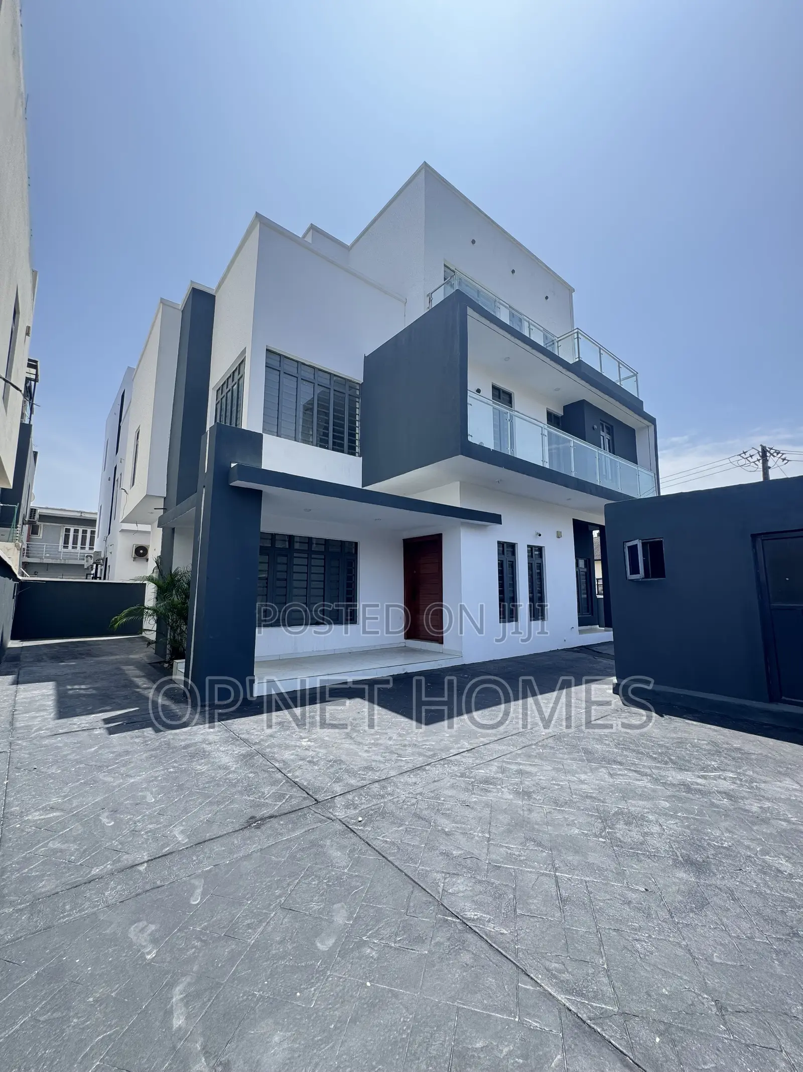 4bdrm Duplex in U3 Estate, Lekki Phase 1 for rent in Lekki Phase 1