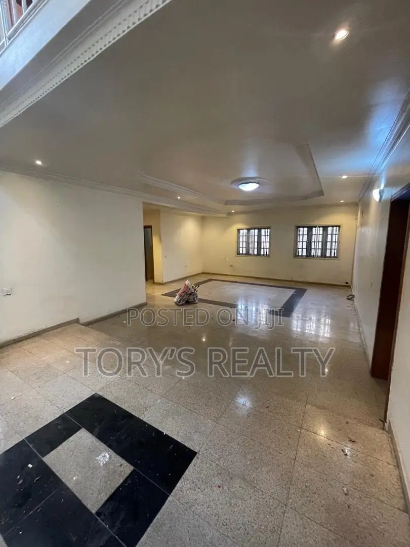 4bdrm Duplex in Lekki Phase 1 for rent in Lekki Phase 1