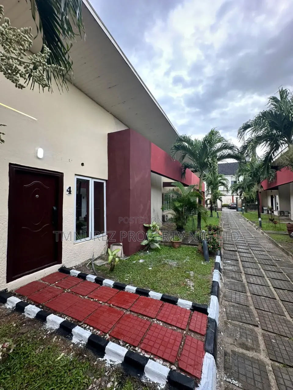 2bdrm Bungalow in Chevron for sale in Chevron