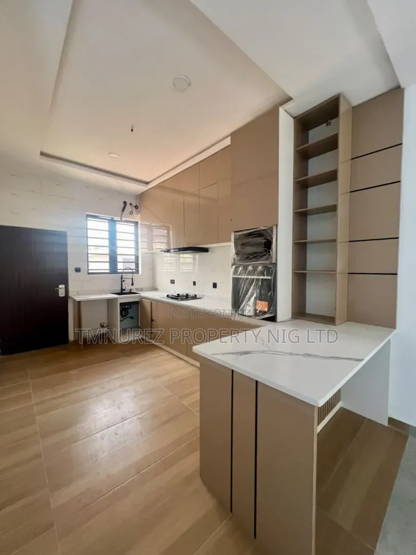4bdrm Duplex in Ikeja Lagos, Chevron for sale in Chevron