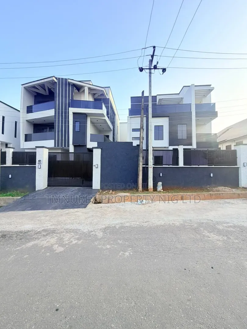5bdrm Duplex in Omole Phase 1 for sale in Omole Phase 1