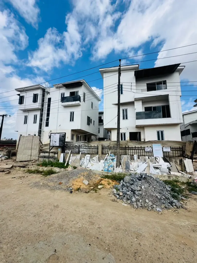 5bdrm Duplex in Ogba GRA for sale in Ogba GRA