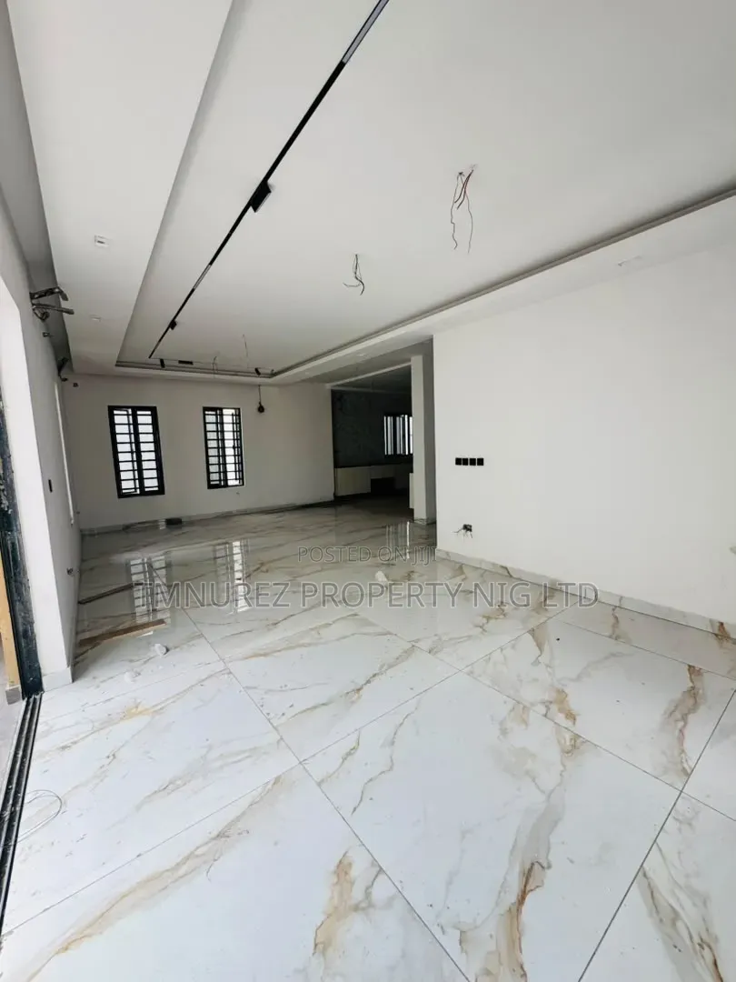 5bdrm Duplex in Ogba GRA for sale in Ogba GRA