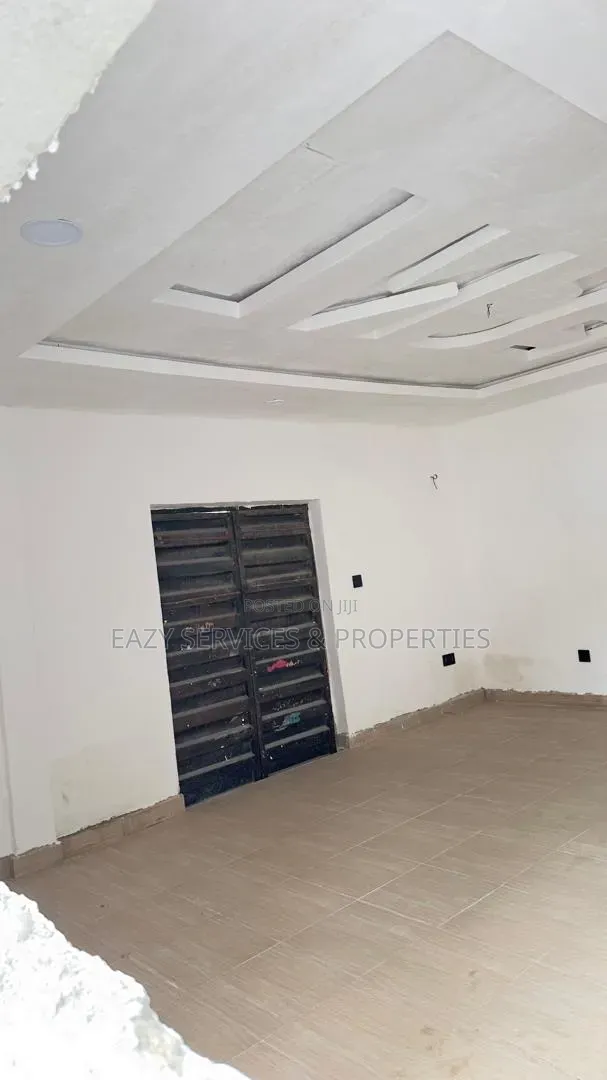 Massive Shop Space With Store in Osapa London, Lekki in Osapa london