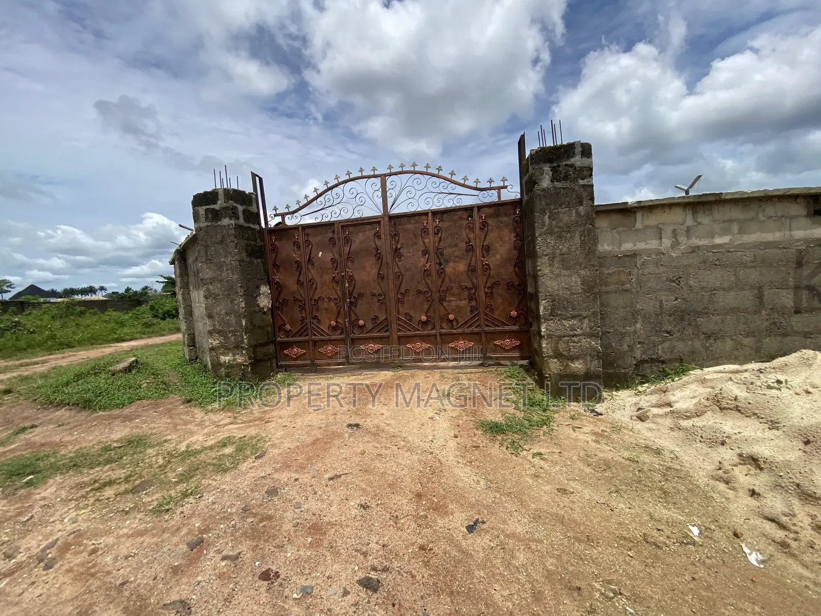 Urgent Distress Sale One Plot at Bishop Nwedo Estate, Umuahia, in Umuahia
