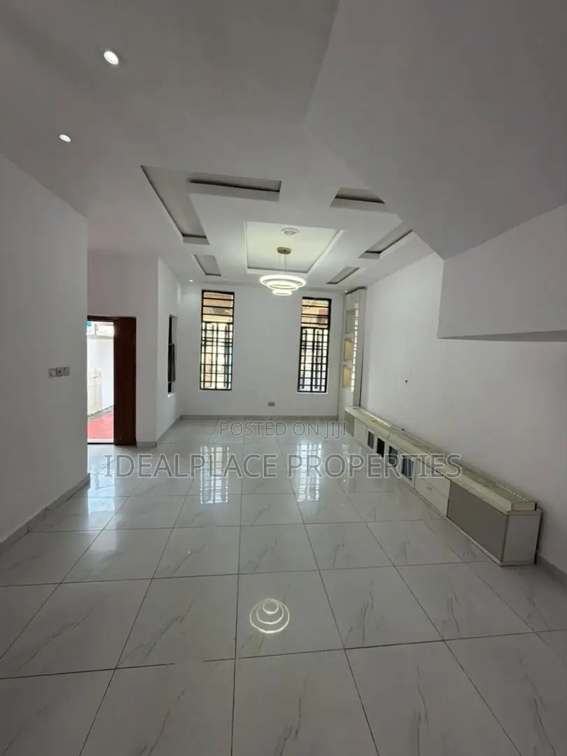 4bdrm Duplex in Chevron for sale in Chevron