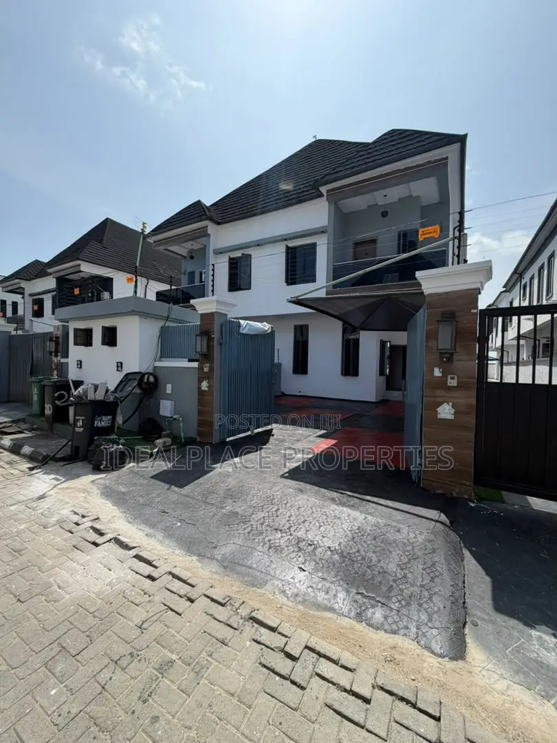4bdrm Duplex in Chevron for sale in Chevron
