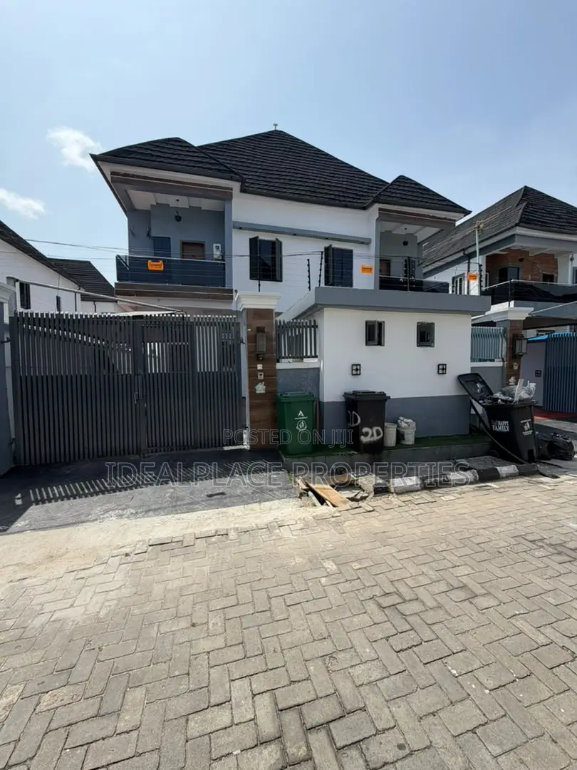 4bdrm Duplex in Chevron for sale in Chevron