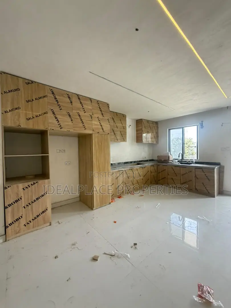 2bdrm Apartment in Victoria Island for sale in Victoria Island