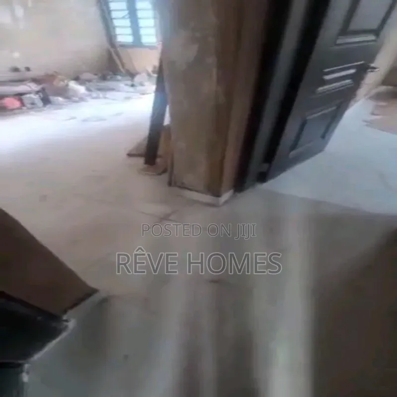 2bdrm Block of Flats in Adekunle for rent in Adekunle