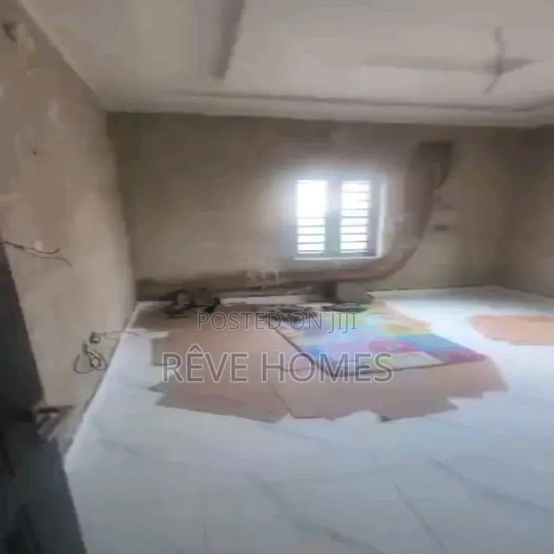 2bdrm Block of Flats in Adekunle for rent in Adekunle