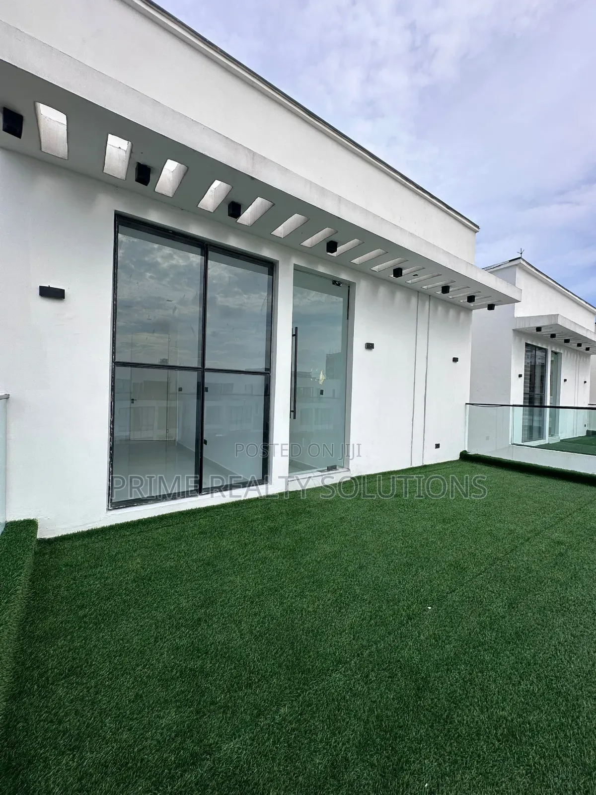 5bdrm Duplex in Lekki Phase 1 for sale in Lekki Phase 1