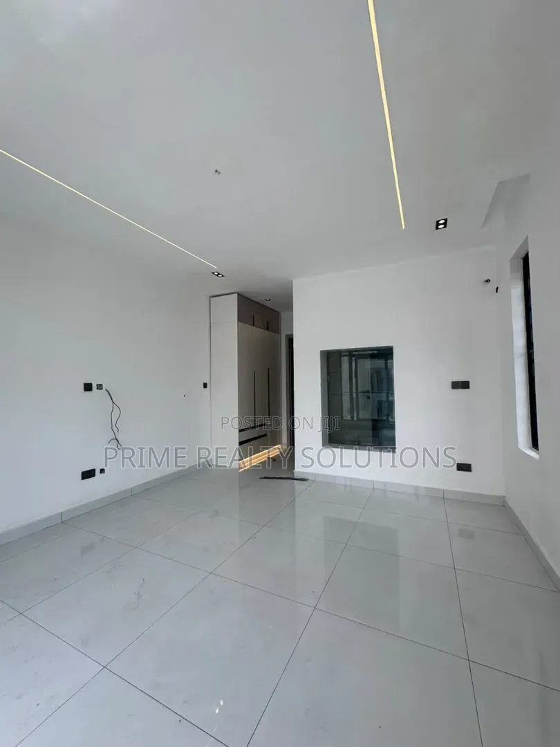 3bdrm Apartment in Lekki Phase 1 for sale in Lekki Phase 1
