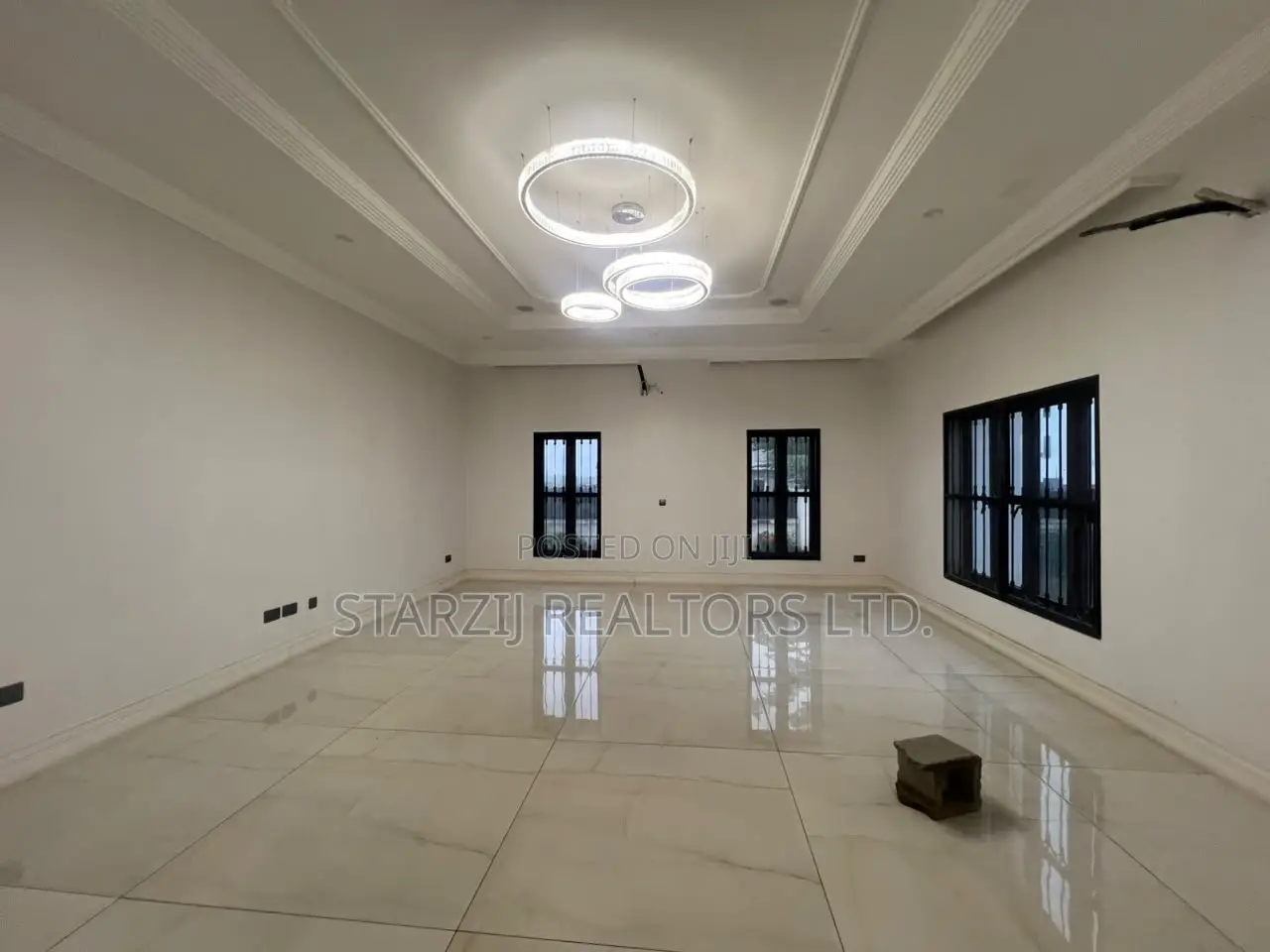 5bdrm Duplex in Jahi for sale in Jahi
