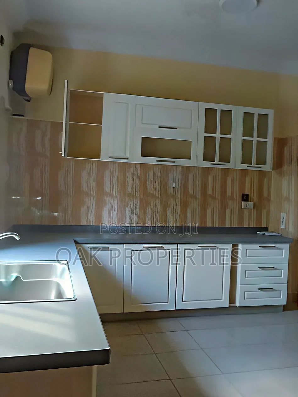 3bdrm Duplex in Old Gra for rent in Old GRA