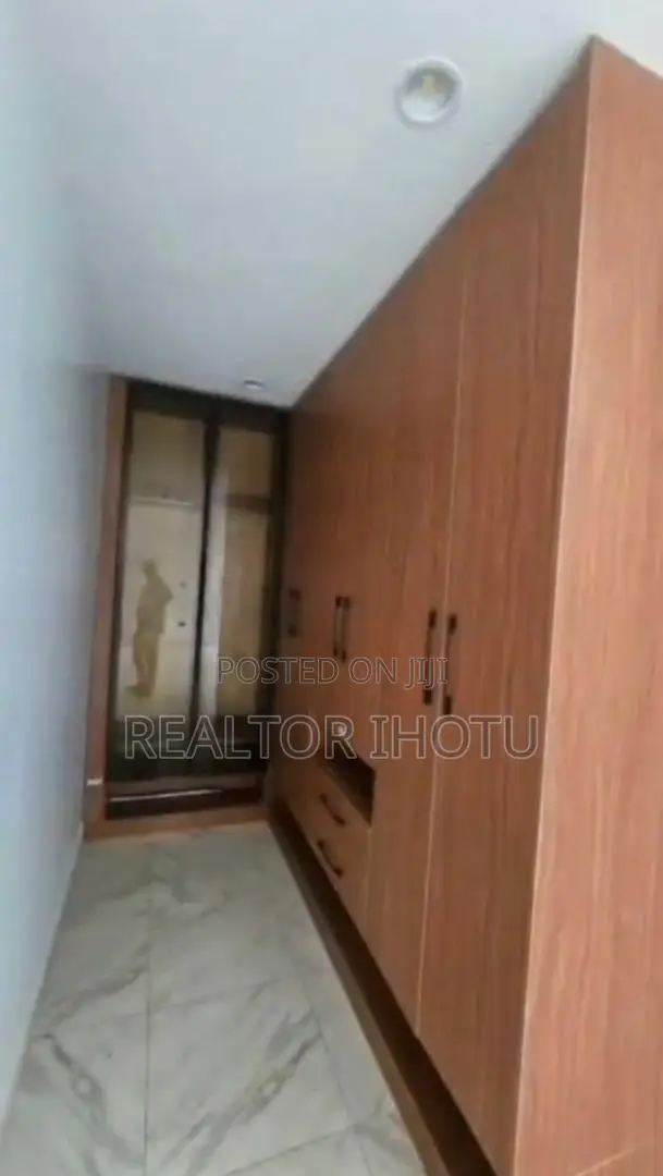 4bdrm Duplex in Sabon Lugbe for sale in Sabon Lugbe