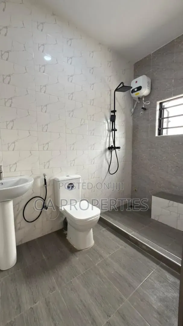 3bdrm Bungalow in Idi-Ishin Estate, for sale in Ibadan