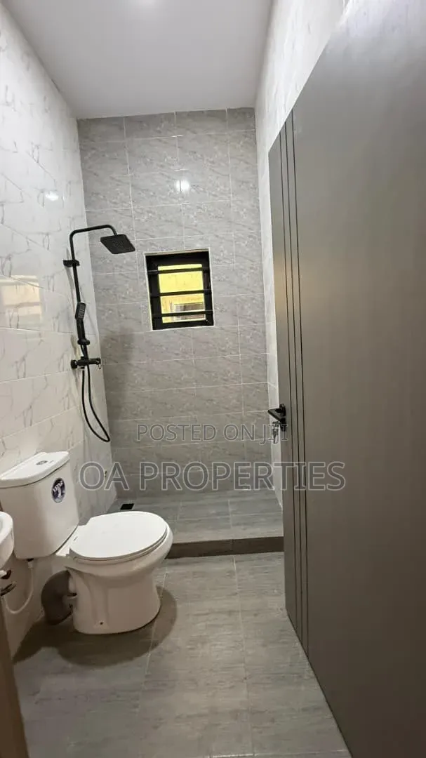 3bdrm Bungalow in Idi-Ishin Estate, for sale in Ibadan