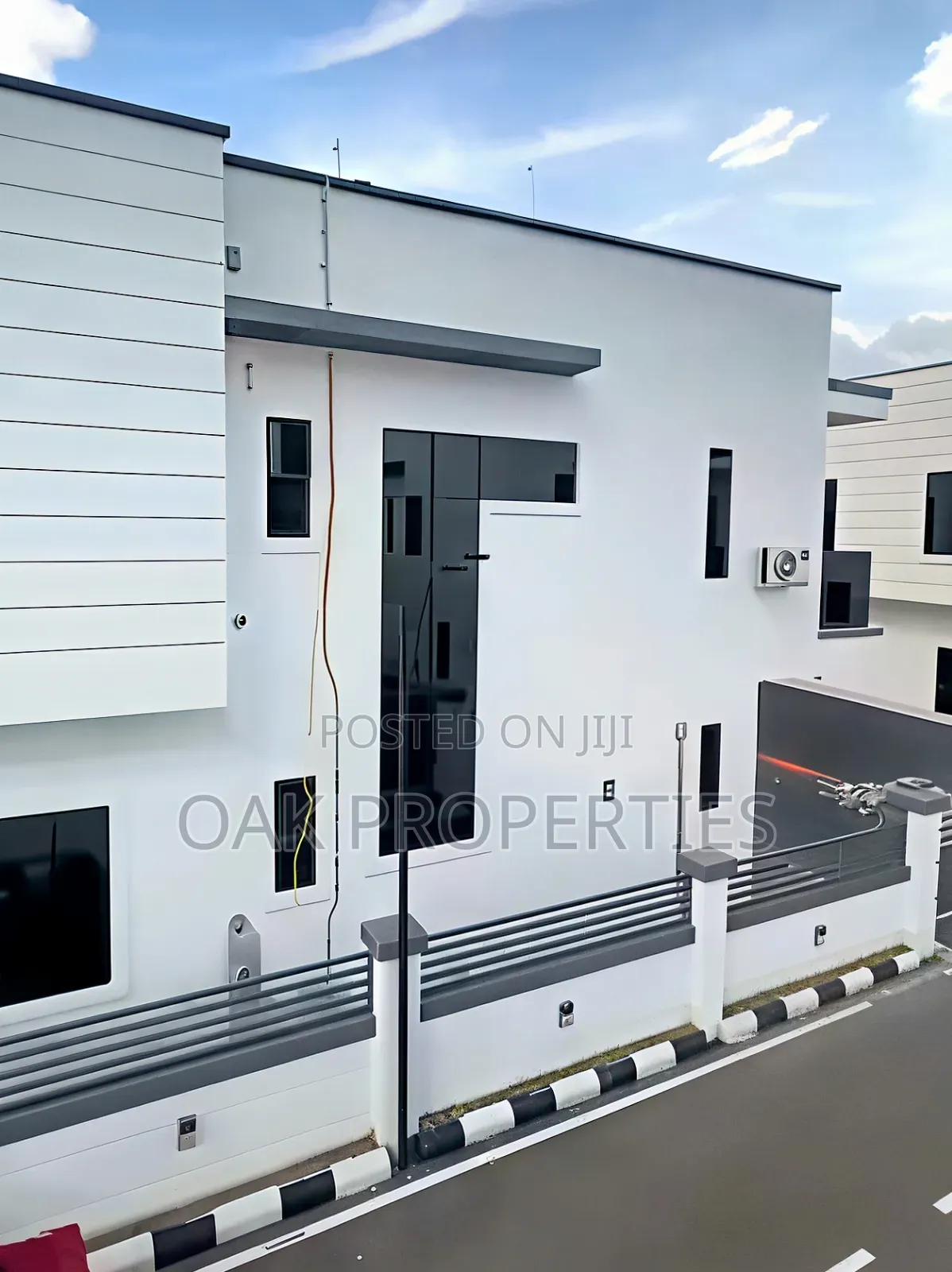 4bdrm Duplex in Rukpakulusi New for sale in New Layout