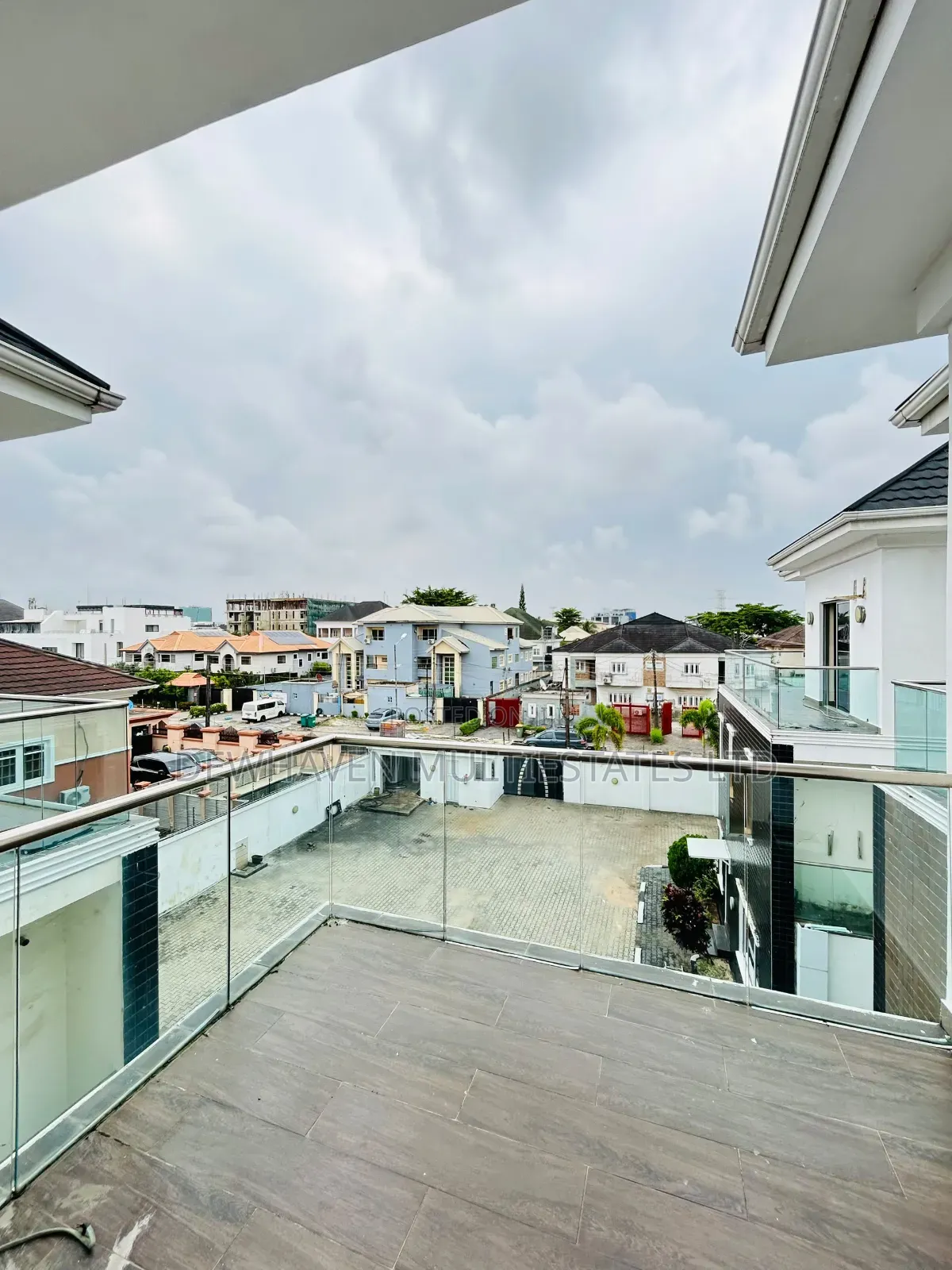 5bdrm Duplex in Victoria Island Extension for sale in Victoria Island Extension