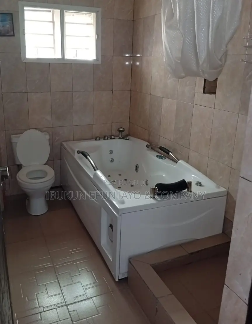 3bdrm Townhouse/Terrace in Horizon 2, Ikate for sale in Ikate