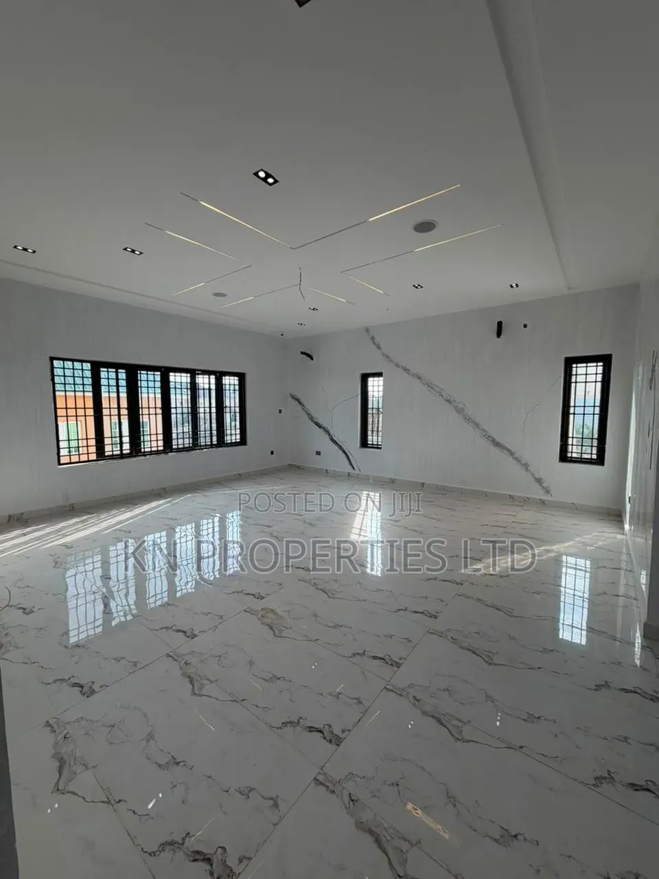4bdrm Duplex in Apo for sale in Apo Resettlement