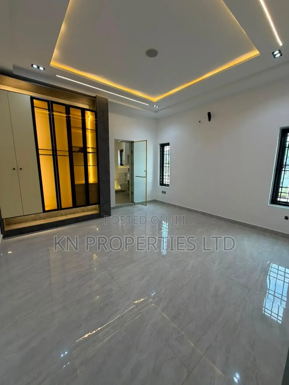 4bdrm Duplex in Apo for sale in Apo Resettlement