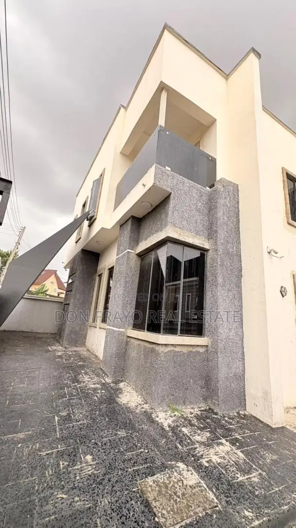 4bdrm Duplex in Carlton Gate Estate, Akobo for sale in Akobo