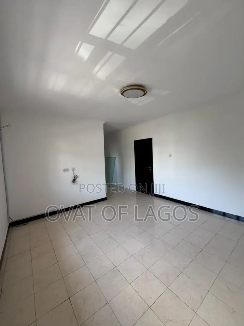 4bdrm Duplex in Lekki Phase 1 for rent in Lekki Phase 1