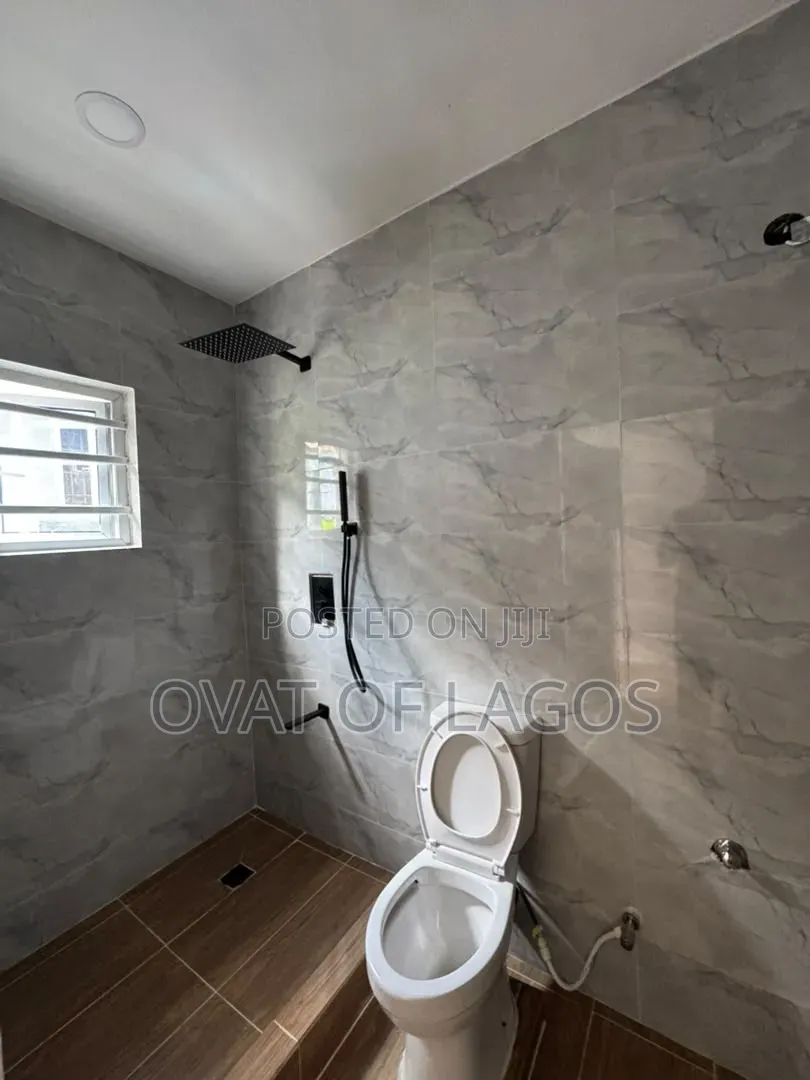 4bdrm Duplex in Lekki Phase 1 for rent in Lekki Phase 1