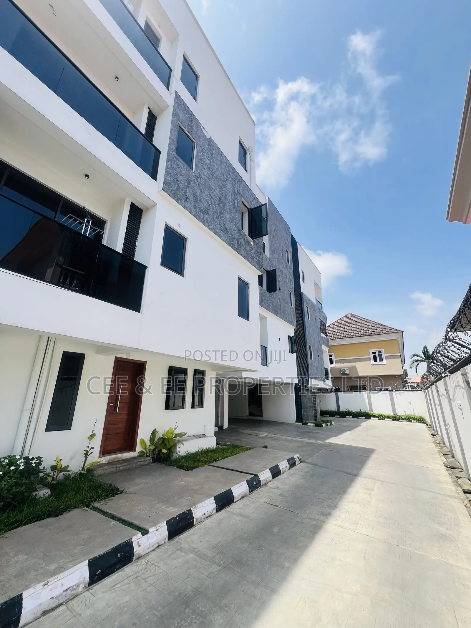 Furnished 3bdrm Duplex in Lekki Phase1 for rent in Lekki Phase 1
