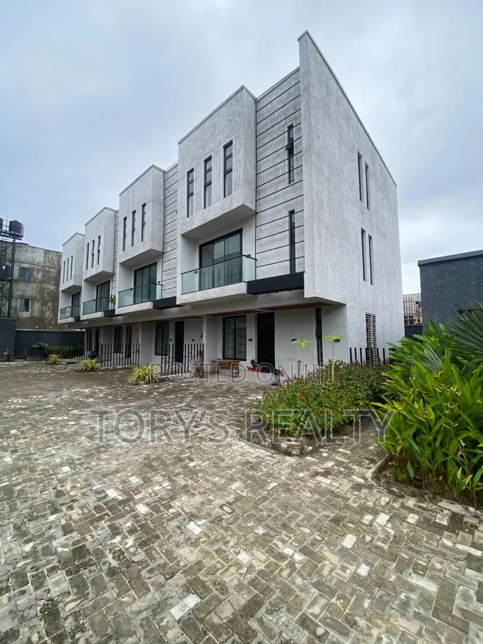 4bdrm Townhouse/Terrace in Ikate for sale in Ikate