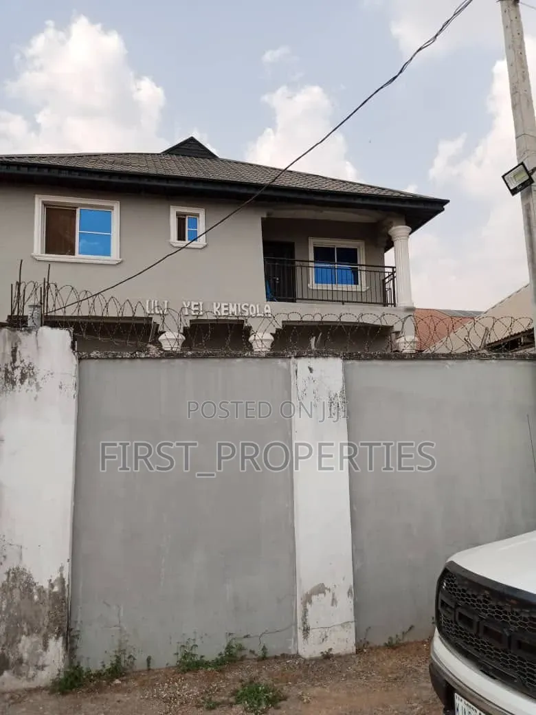 12bdrm Block of Flats in Ashipa Estate, Akala Express for sale in Akala Express