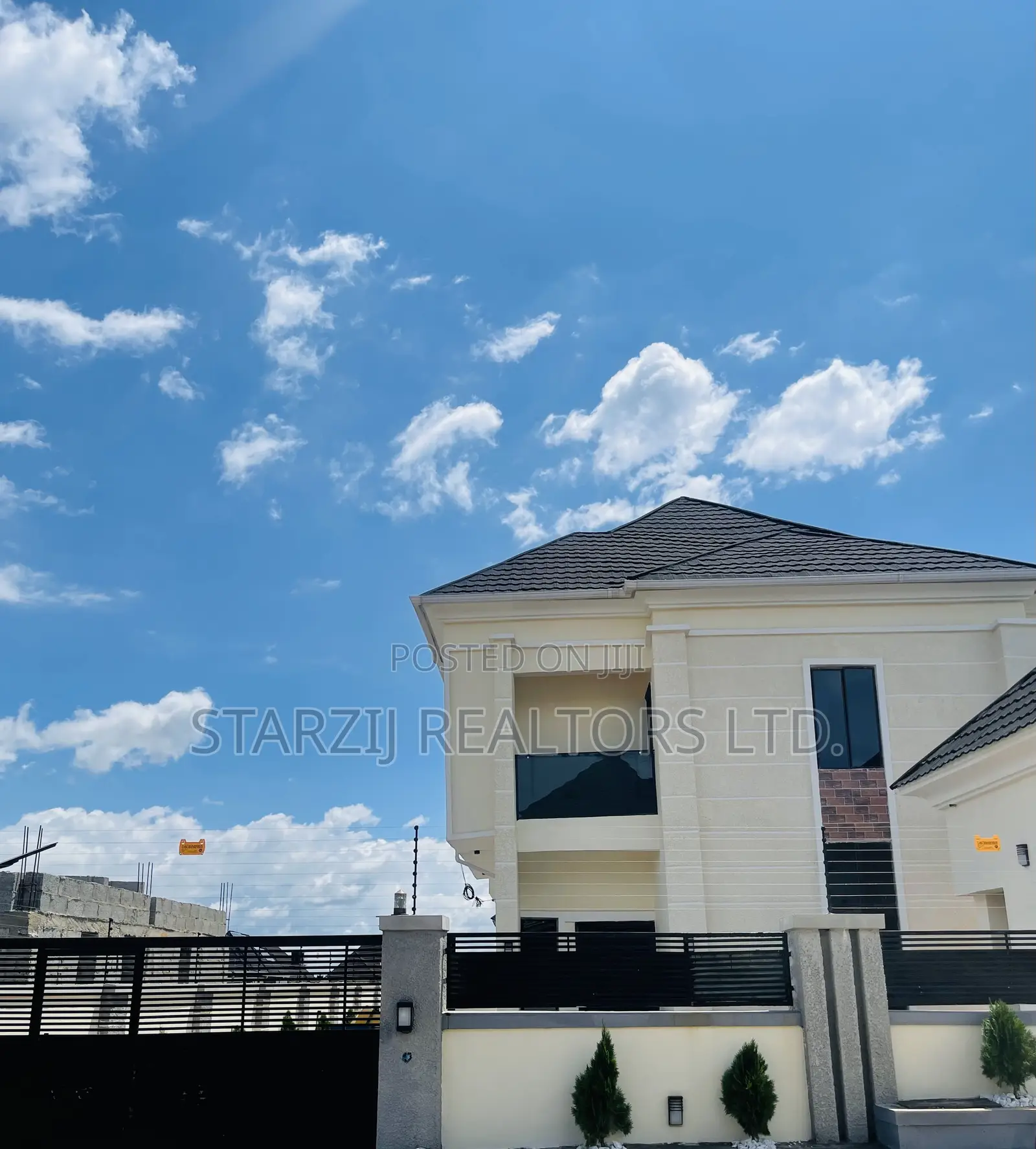 4bdrm Duplex in Karsana, Dape for sale in Dape