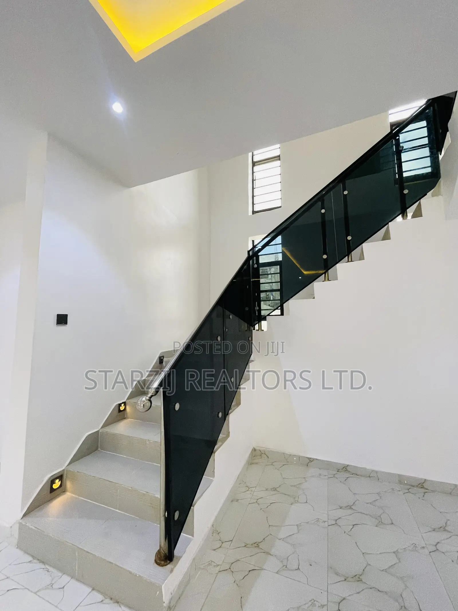 4bdrm Duplex in Karsana, Dape for sale in Dape