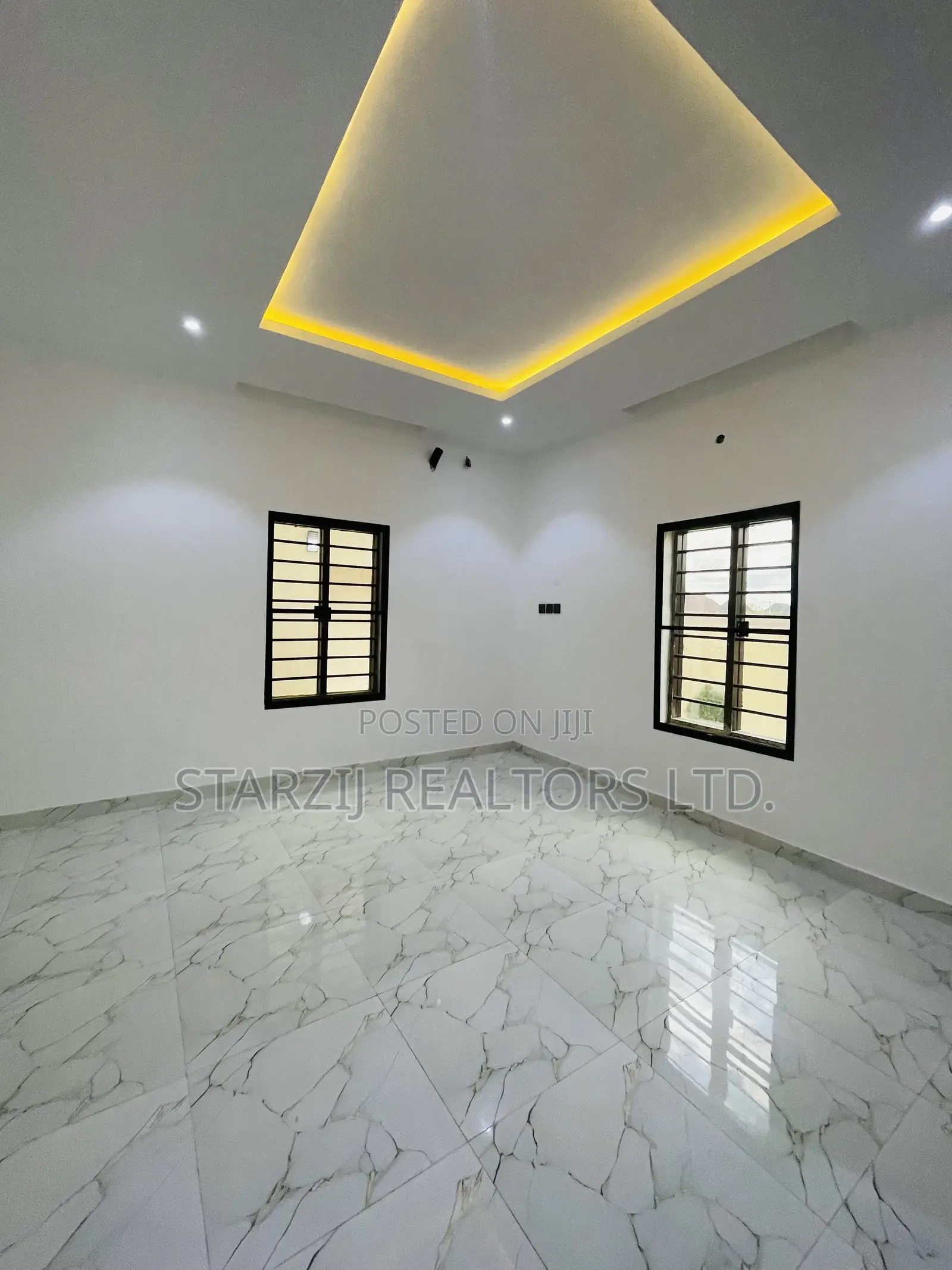 4bdrm Duplex in Karsana, Dape for sale in Dape