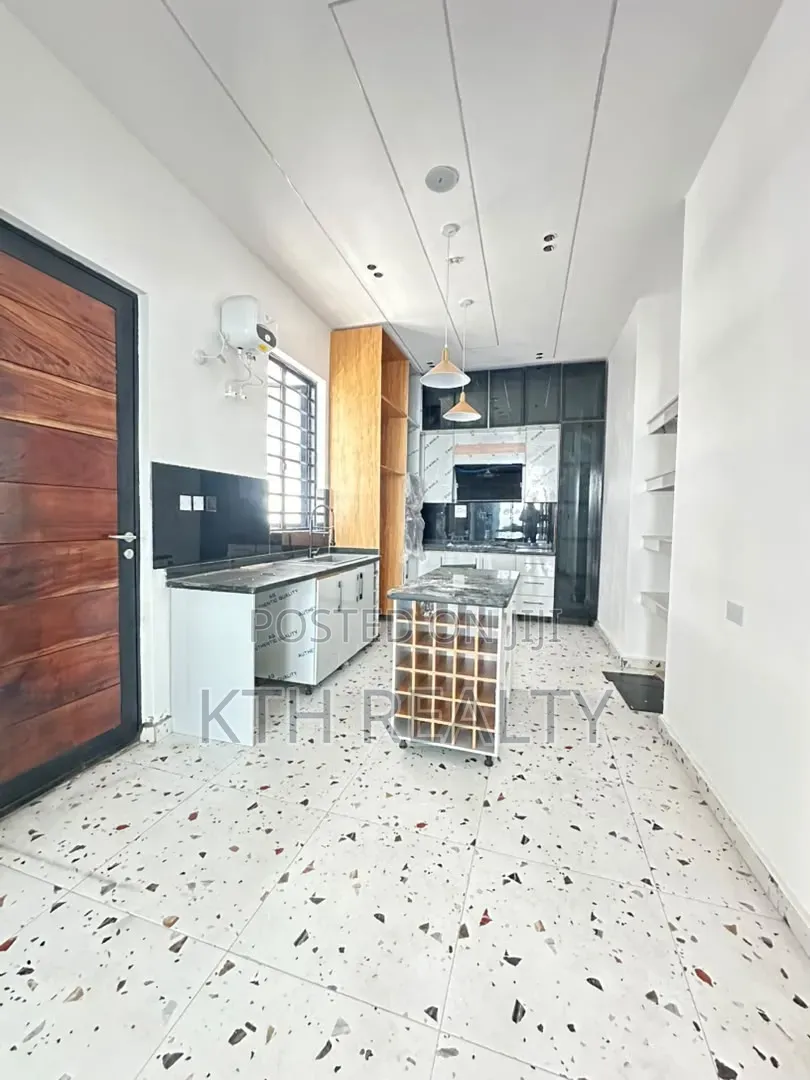 5bdrm Duplex in Orchid, Lekki Phase 2 for sale in Lekki Phase 2