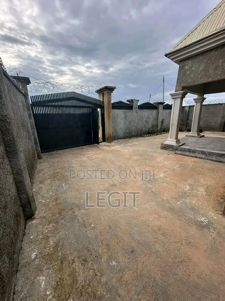 3bdrm Bungalow in Minna for sale in Minna
