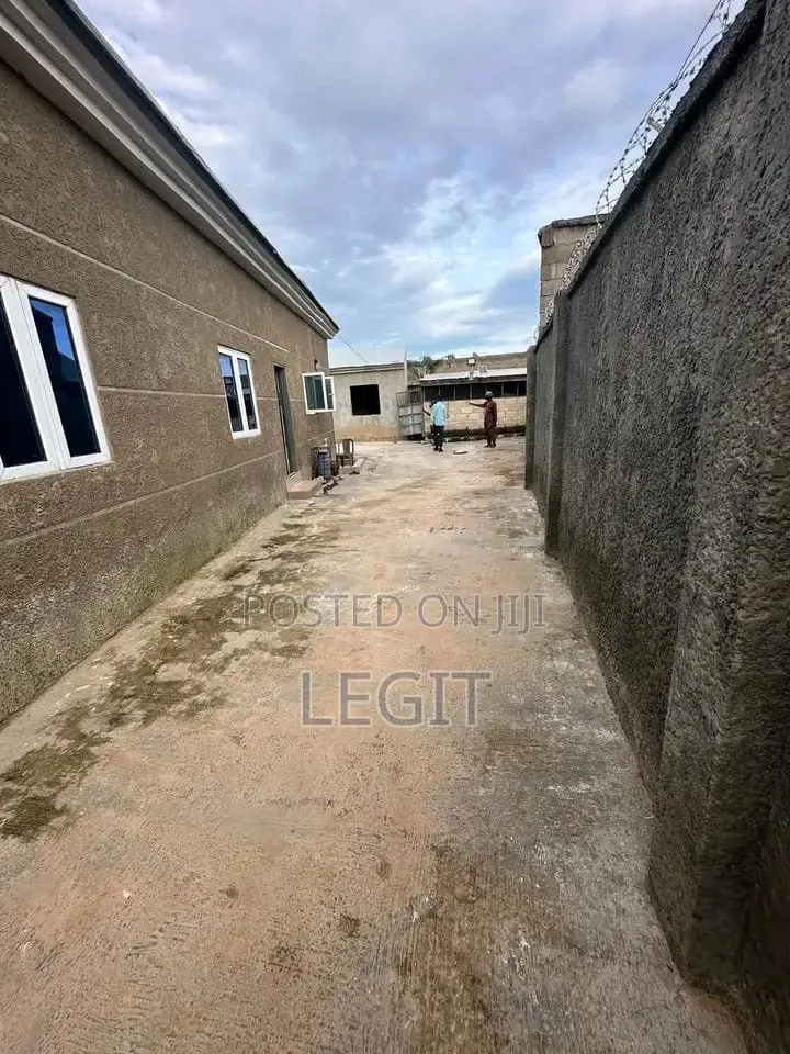 3bdrm Bungalow in Minna for sale in Minna