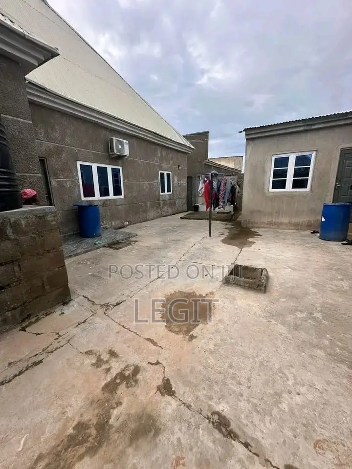 3bdrm Bungalow in Minna for sale in Minna