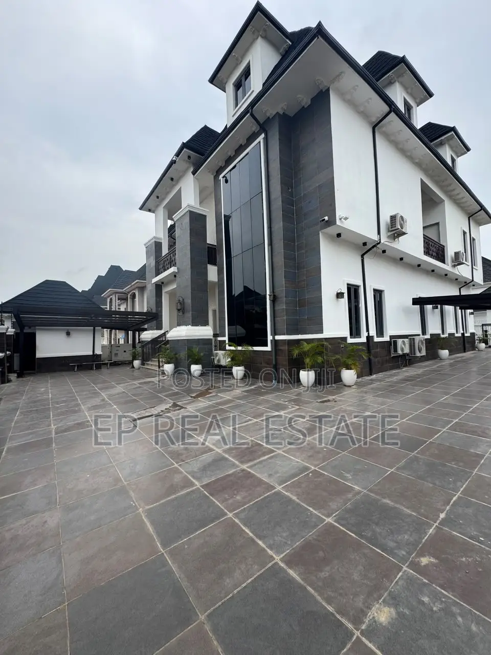 6bdrm Duplex in Karsana for sale in Karsana