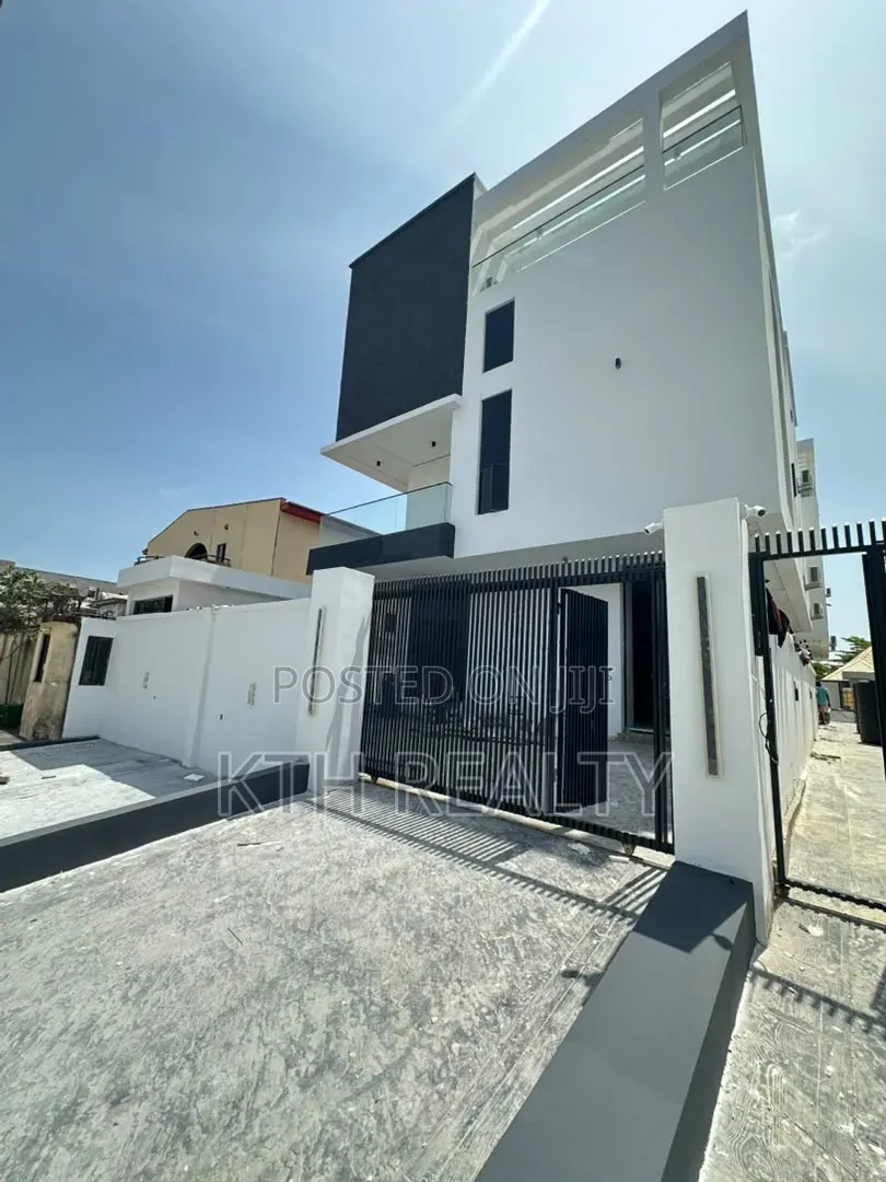 5bdrm Duplex in Lekki Phase 1 for sale in Lekki Phase 1