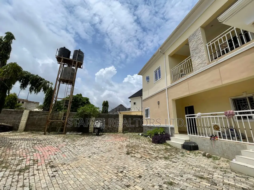 4bdrm Duplex in Sabon Lugbe for sale in Sabon Lugbe