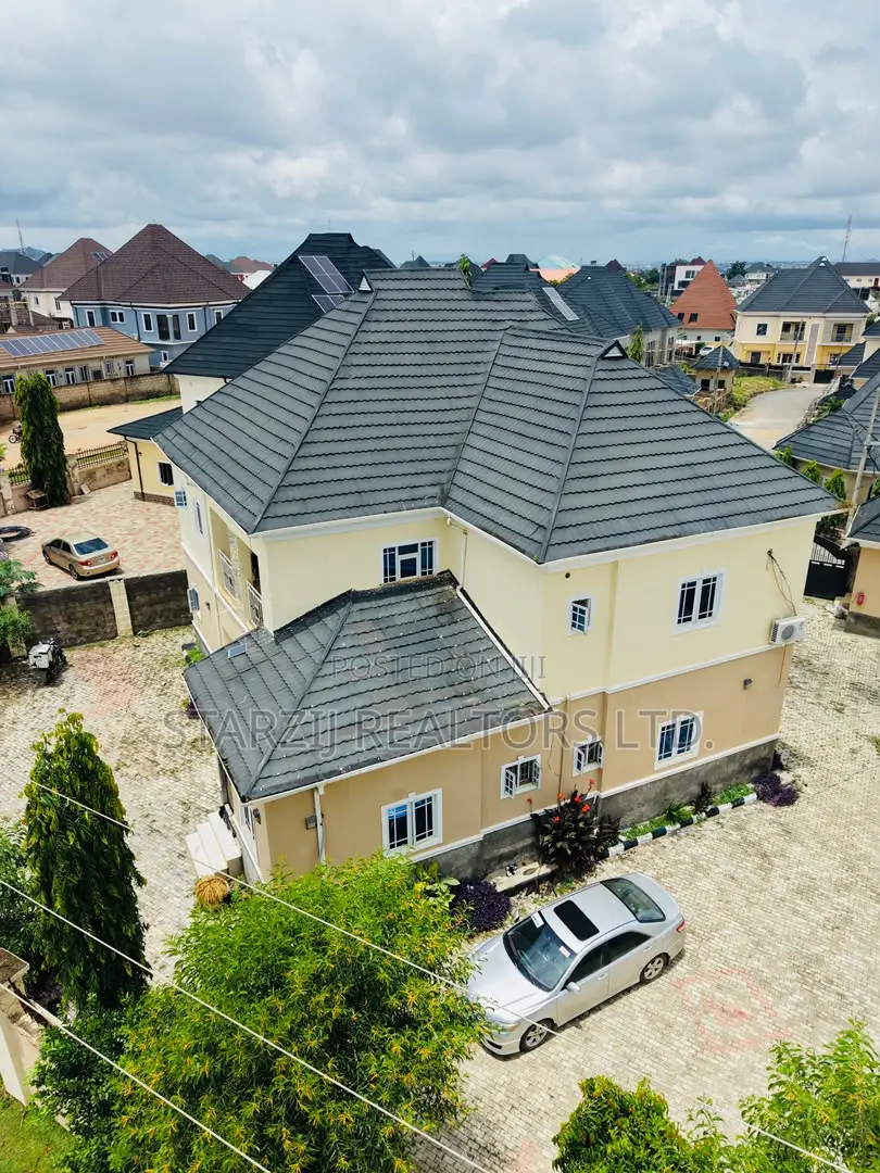 4bdrm Duplex in Sabon Lugbe for sale in Sabon Lugbe