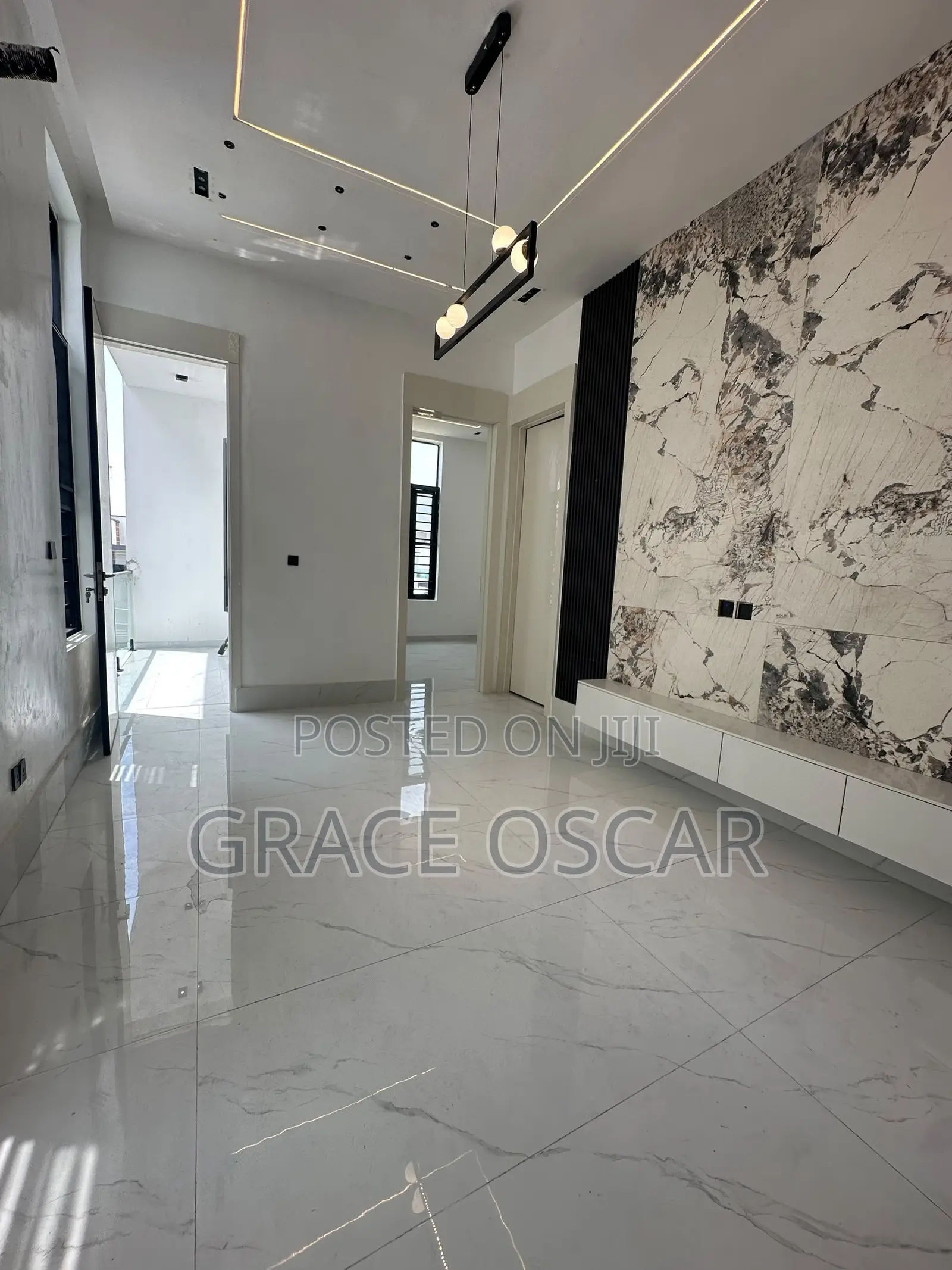 5bdrm Duplex in Chevron for sale in Chevron