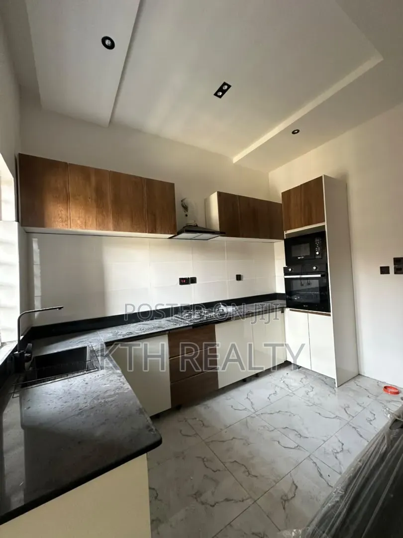 2bdrm Apartment in Ikate for sale in Ikate