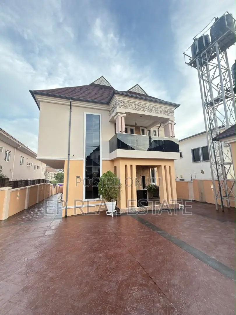 5bdrm Duplex in Apo District for sale in Apo District