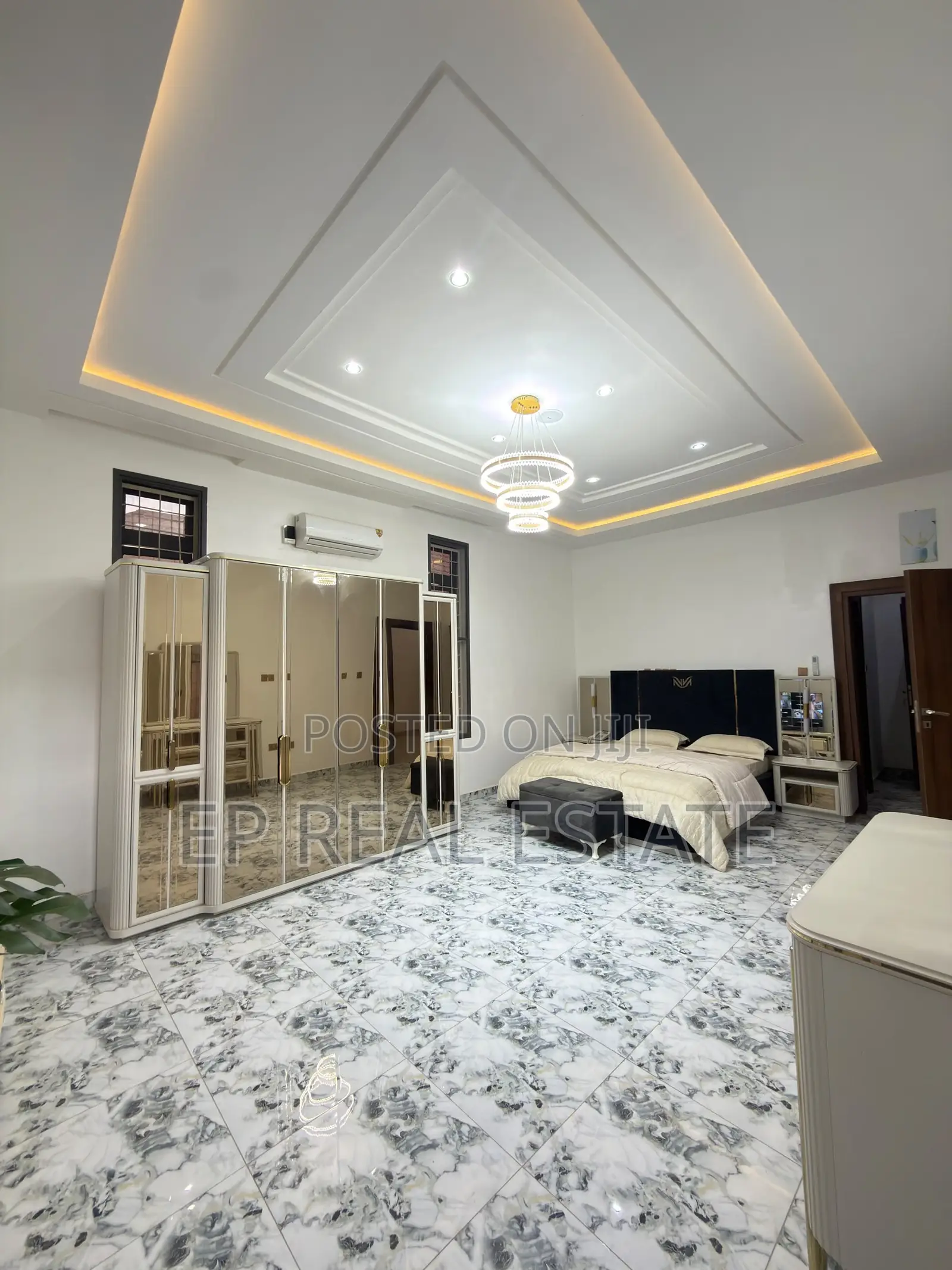 5bdrm Duplex in Apo District for sale in Apo District